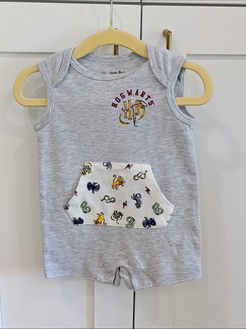 Hogwarts Baby Romper - Light Gray with Hogwarts Crest